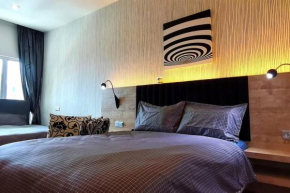 KLCC Luxurious 2 Floors Homestay 5BR for 15pax